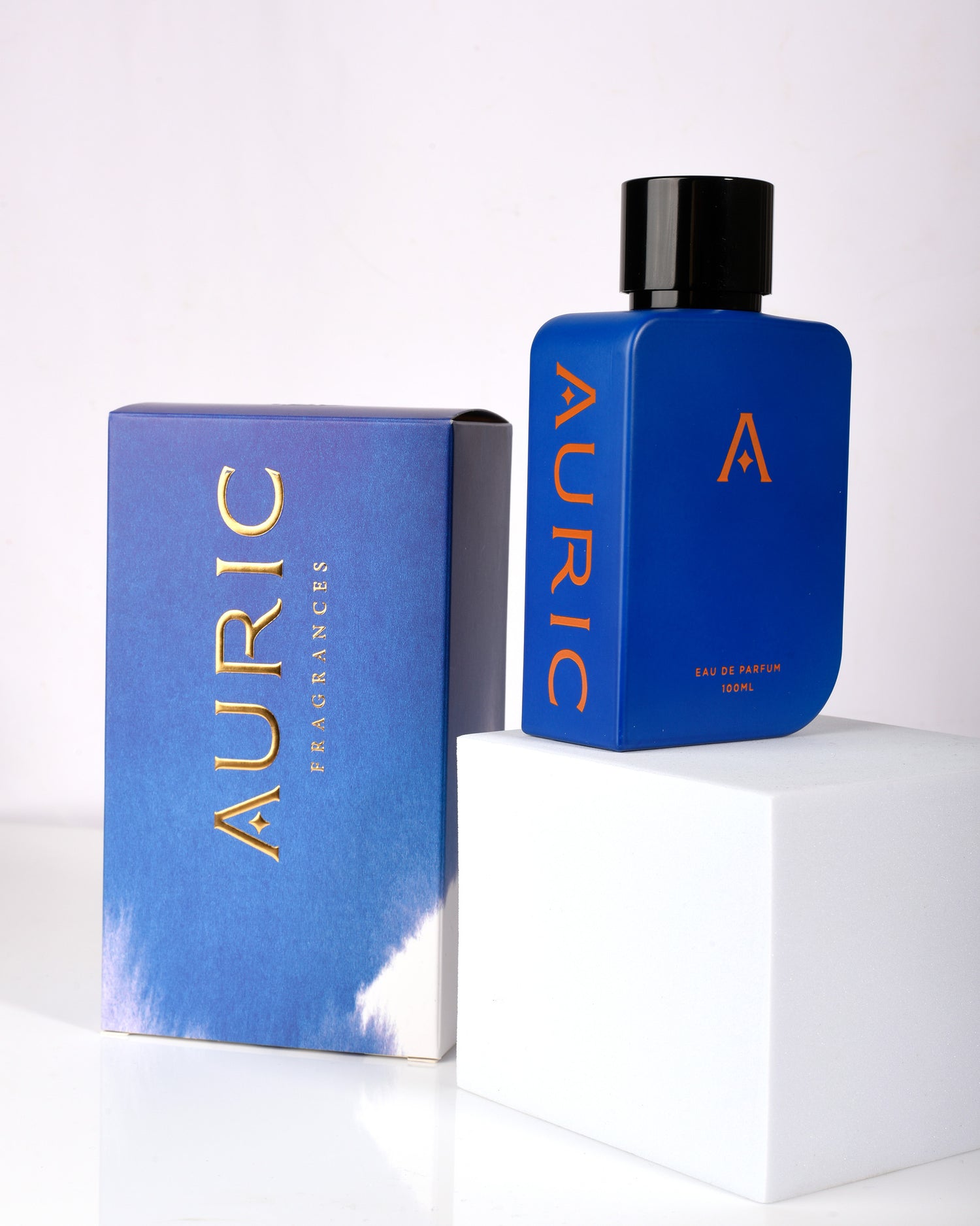 LORCAN | A Sophisticated, Woody Fragrance for Men